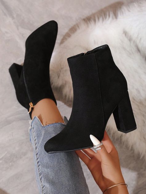 Botas de tobillo negras para mujer, botas cortas de moda, tacón grueso, tacón alto, botas de invierno Negro         Women Shoes, size features are:Bust: ,Length: ,Sleeve Length: Short Black Heels, Outfit Navidad, Heels Boots Outfit, How To Wear Ankle Boots, Short Ankle Boots, Ankle Boots Women, Winter Heels, Black High Heel Boots, Boots Chunky