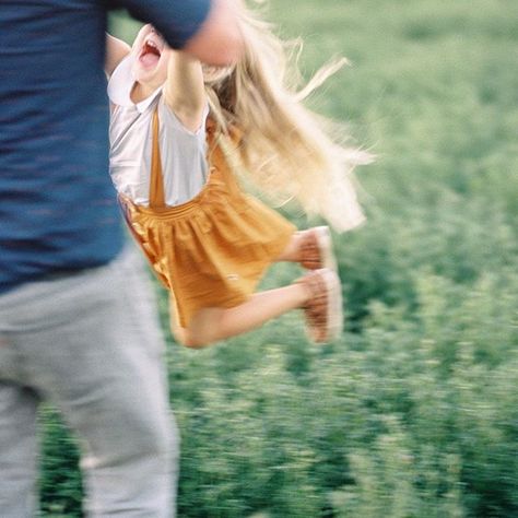 Oc Family, Dandelion Wine, Oregon Photography, Kids At Home, Family Inspiration, Fairytale Photography, Lifestyle Photography Family, Family Posing, Family Photo Sessions