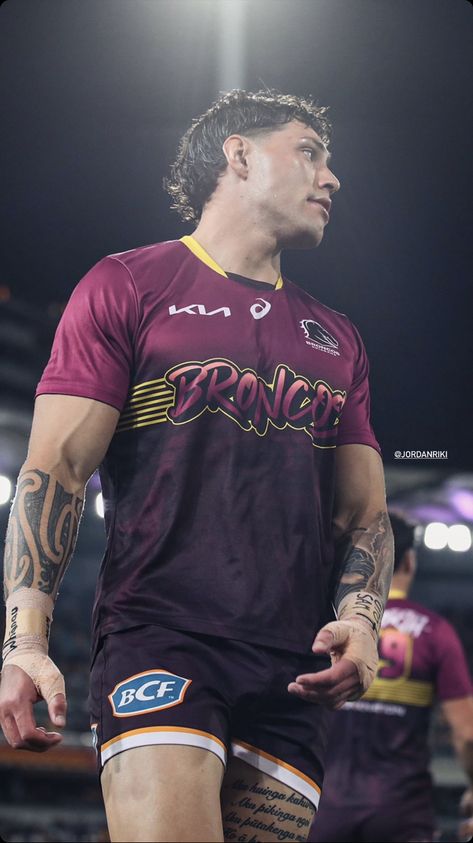 Jordan Riki Nrl, Australian Rugby Players, Jordan Riki, Rugby Pitch, Reece Walsh, Hot Rugby Players, Rugby Boys, Australian Boys, Brisbane Broncos