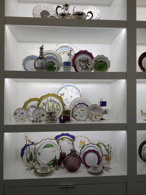 Jewellery Props, Crockery Display, Dinnerware Display, Tableware Display, Display Plates, Bungalow Interior, Crockery Design, Anna Weatherley, Factory Interior