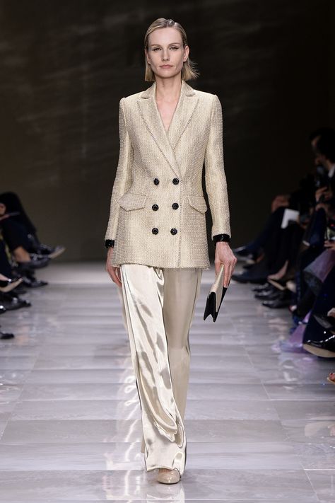 Couture Looks, Armani Women, Summer Wedding Outfits, Armani Prive, Futuristic Fashion, Fall Winter 2024, Winter 2024, Fall 2024, Couture Collection