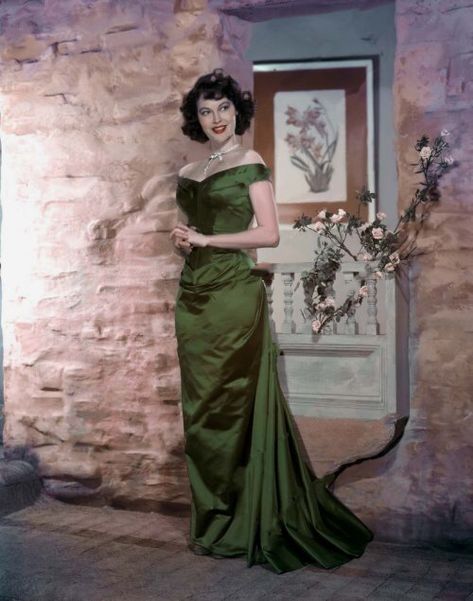 Ava Gardner Ava Gardner, Rita Hayworth, Ava Gardner Photos, Ava Gardener, Vintage Hollywood Glamour, Hollywood Dress, Jean Harlow, Old Hollywood Glam, Actrices Hollywood