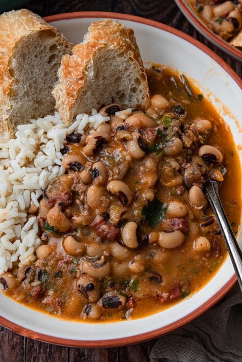 What To Serve With Black Eyed Peas, Classic Southern Meals, Soul Food Christmas Dinner Menu Ideas, Cabbage And Black Eyed Peas Recipe, Soul Food Dinner Party, Potatoes And Peas Recipe, Blackeyed Pea Recipes, Greens Recipe Soul Food, Fancy Lunch