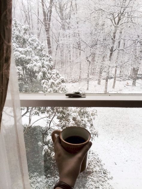 hot chocolate // cozy & warm Winter Coffee, Winter Inspo, Winter Love, Winter Magic, Winter Scenery, Winter Is Here, Winter Beauty, Winter Wonder, Christmas Mood