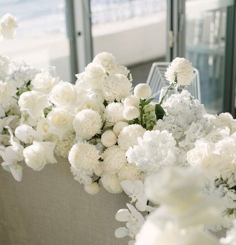 Wedding Top Table, Wedding Decorations Flowers, Bridal Table Flowers, Monochromatic Wedding, Decorations Flowers, White Floral Arrangements, White Flower Arrangements, All White Wedding, Bridal Table