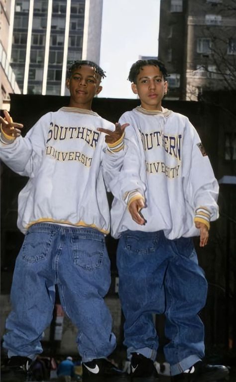 Aesthetic 90s Hip Hop Vogue Outfit Concepts | 90s Hip Hop Tendencies- #90s #aesthetic #Fashion #Hip #Hop #Ideas #outfit #Trends Check more at https://howcandothis.com/manstyle/aesthetic-90s-hip-hop-vogue-outfit-concepts-90s-hip-hop-tendencies-10/ 1990s Fashion Streetwear, Hip Hop 90 90s Style, Raising Kanan Outfits, 90's Hip Hop, Vintage Hip Hop Aesthetic, New Edition 90s, 90s Couples Outfits, Ll Cool J 90s Fashion, 2000s Hiphop Fashion