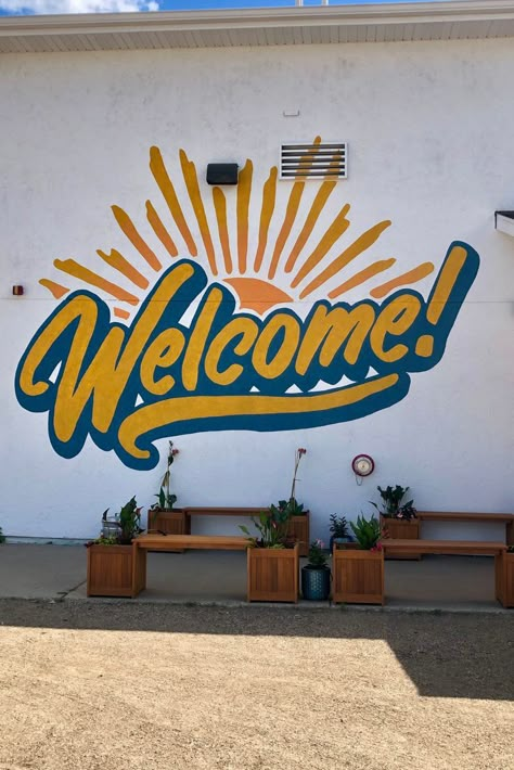 Welcome Painting Wall Art, Outside Mural Ideas, Murals With Words, Retail Mural, Restaurant Wall Painting Ideas, Welcome Mural, Text Mural, Mural Typography, Bar Murals