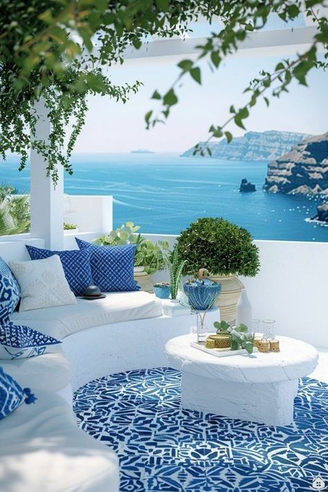 Amalfi Coast Living Room, Greece Inspired Decor, Santorini Backyard Ideas, White Balcony, Greek Style Home, Greek Aesthetic, Greece House, Santorini House, Greek House