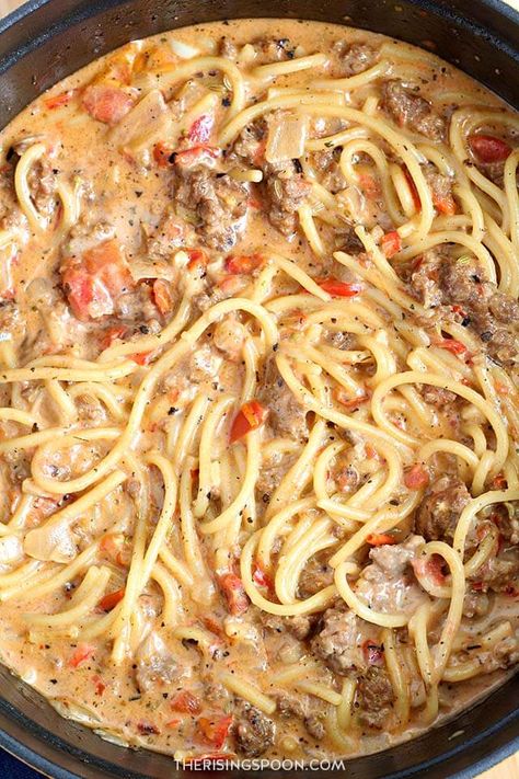 Easy Recipe with Pantry Ingredients: Creamy One-Pot Spaghetti with Italian Sausage Ground Italian Sausage Recipes For Dinner One Pot, Different Spaghetti Ideas, One Pot Creamy Spaghetti, Creamy Spagetti Recipe, One Pot Ground Sausage Meals, Creamy One Pot Spaghetti With Italian Sausage, Creamy Sausage Spaghetti, Best One Pot Spaghetti Recipe, Italian Sausage Meat Recipes