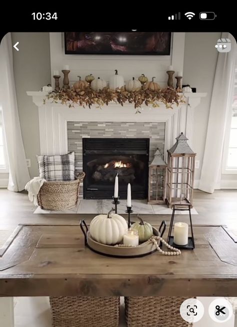 Hearth Decor, Fall Living Room Decor, Christmas Themes Decorations, Fall Mantel Decorations, Fall Mantel, Mantel Decorations, Mantle Decor, Fireplace Decor, Rustic Design