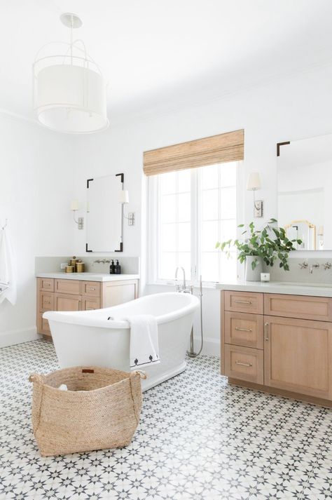 15 Most Beautiful Bathrooms on Pinterest-Classic transitional bathroom - natural wood cabinets-patterened tile floo Pinterest Bathroom, Baños Shabby Chic, Fixer Upper Bathroom, Bad Inspiration, Transitional Bathroom, Gorgeous Bathroom, Decor Minimalist, Bath Remodel, Beautiful Bathrooms