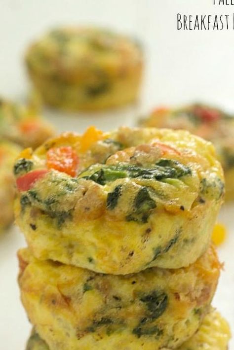 Paleo Breakfast Muffins (Whole 30 Approved) recipe with 60 calories. Paleo Breakfast Muffins, Paleo Breakfast Sausage, Quiche Muffins, Spinach Muffins, Muffins Healthy, Eggs Breakfast, Spinach Quiche, Whole 30 Approved, Paleo Lunch