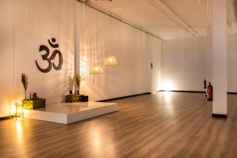 Yoga Center Design, Yoga Studio Design Ideas, Yoga Expert, Yoga Bar, Yoga Room Design, Santa Coloma, Yoga Place, Cafe Exterior, Meditation Studio