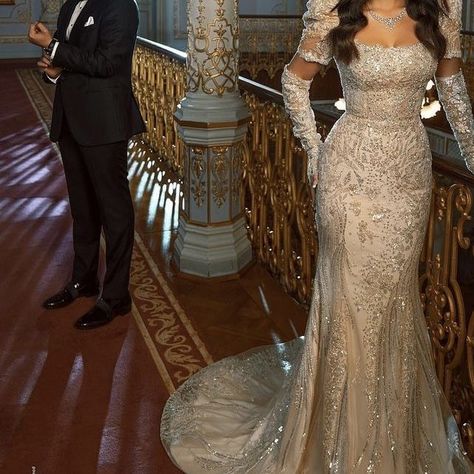 Money Dress, Gossip Girl Aesthetic, Pool Wedding, Prom Dress Inspo, Queen Aesthetic, Royal Aesthetic, Prom Queens, Dream Lifestyle, Tracksuit Women