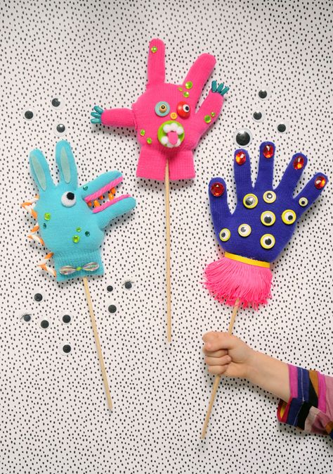 Make a Monster Puppet from a Glove Monster Gloves, Monster Puppet, Glove Puppets, Keep Kids Busy, Puppets For Kids, Puppets Diy, Monster Crafts, Clothes Art, Puppet Crafts