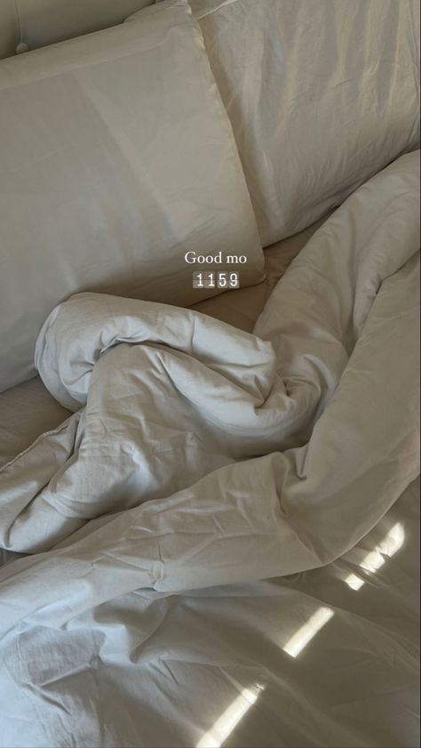 White sheets, good morning, morning routine, morning colors, white aesthetic Mornight Aesthetic, Aesthetic Morning Routine Pictures, Late Morning Aesthetic, Matin Aesthetic, Morning Routine Photos, Early Morning Routine Aesthetic, Lazy Morning Aesthetic, Walk Aesthetic Morning, Waking Up Aesthetic