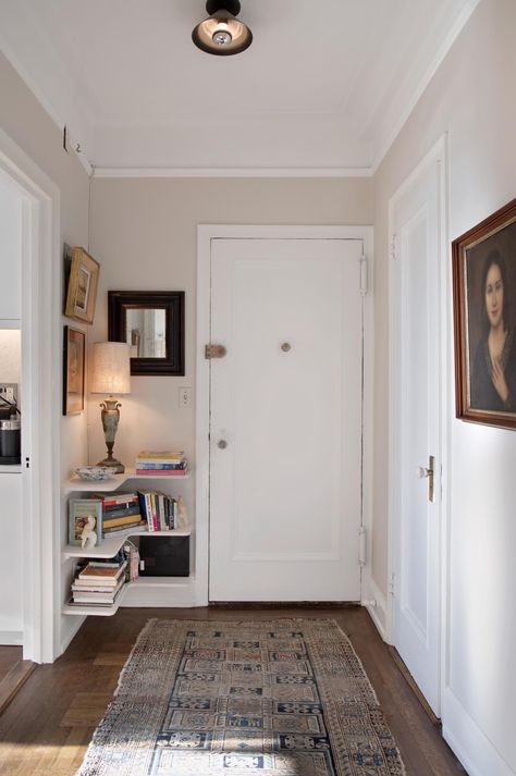 Small Apartment Entryway, Apartment Hallway, Apartment Entry, Park Slope Brooklyn, Famous Food, French Apartment, Grand Army, Apartment Entryway, Hallway Inspiration