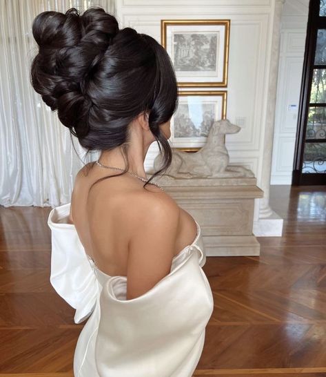 Up Dos For Prom, Wedding Hair Up, Guest Hair, Bridal Hair Inspiration, Up Dos, Bridal Hair Updo, Elegant Wedding Hair, Quince Hairstyles, Long Hair Wedding Styles