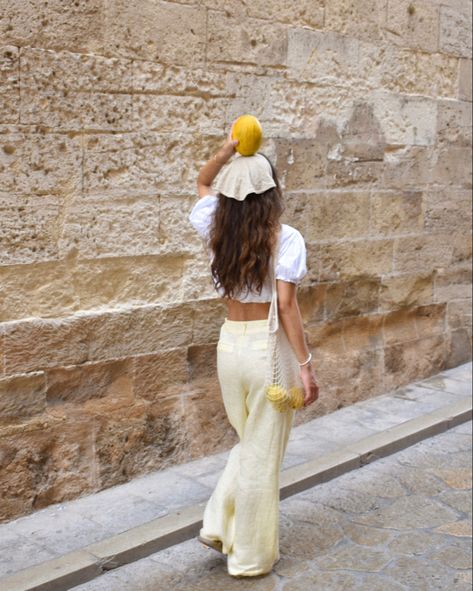 #mediterranean #mediterraneanstyle #mallorca #spain Mediterranean Aesthetic Fashion, Majorca Aesthetic, Mediterranean Fashion, Mallorca Fashion, Mallorca Summer, Sarah May, Mediterranean Aesthetic, Wild Fashion, Mediterranean Summer