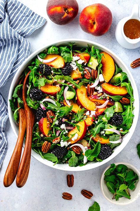 Blackberry Peach Arugula Salad Blackberry Salad Recipes, Peach Arugula Salad, Blackberry Salad, Big Salads, Salad Presentation, Blackberry Peach, The Perfect Salad, Arugula Recipes, Arugula Salad Recipes