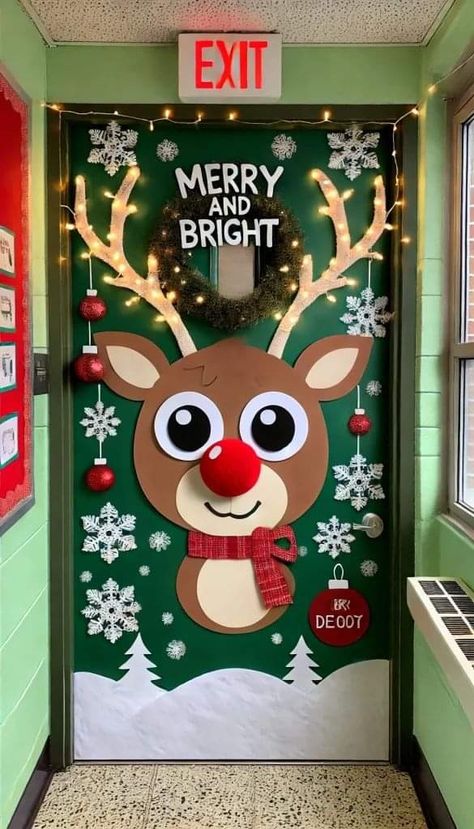 Office Christmas Decor, Christmas Doors, Office Christmas, Classroom Door, Christmas Door, Christmas Decor Ideas, Merry And Bright, Christmas Fun, Nativity