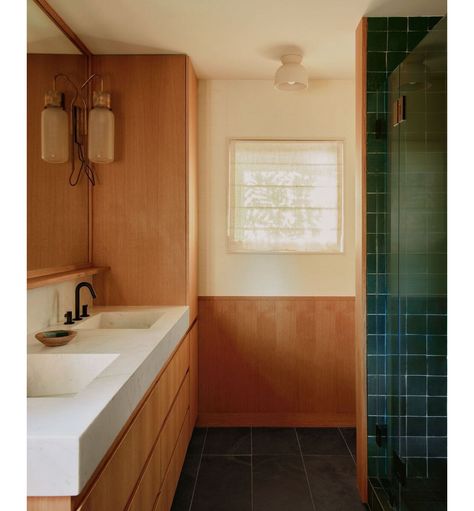 Commune Design Bathroom, 70s Bathroom Aesthetic, Tongue And Groove Bathroom, Toad Abode, 70s Bathroom, Stilt Home, Commune Design, Colorful Bathroom, Traditional Bathrooms