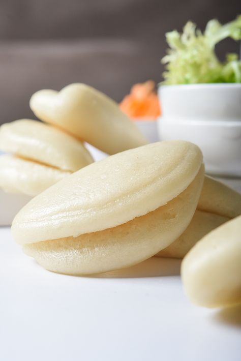 Mini Bao Buns, Bow Buns Recipe, Easy Bao Buns Recipe, Boa Buns Recipe, Pau Recipe, Bao Buns Recipe, Bun Bow, Mini Bun, Different Types Of Bread