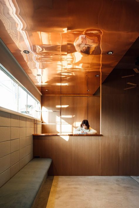 fathom finishes miyanishi yakeyama hair salon in japan with wall of greenery + copper pipes Wall Of Greenery, Mid Century Apartment, Copper Pipes, Copper Interior, Copper Ceiling, Archi Design, Retail Store Interior, Dining Room Makeover, Copper Lighting