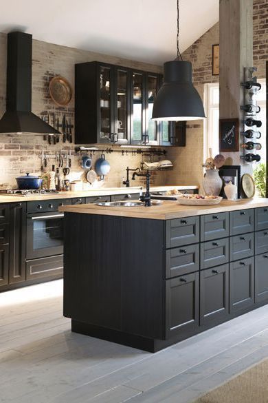 Home Staging Cuisine, Model Dapur, Best Kitchen Cabinets, Kabinet Dapur, Black Cabinets, Kitchen Cabinet Design, Black Kitchens, Kitchen Designs, Cabinet Design