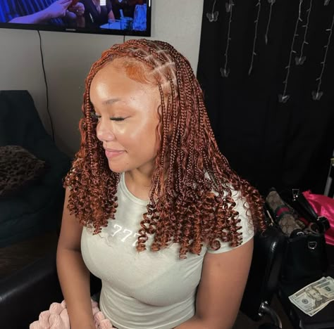 Honey Brown And Black Braids, Honey Brown Braids For Black Women, Fresh Braids, Mixing Hair Color, Weave Hairstyles Braided, Fire Hair, Short Box Braids Hairstyles, Black Hair Extensions, Faux Locs Hairstyles