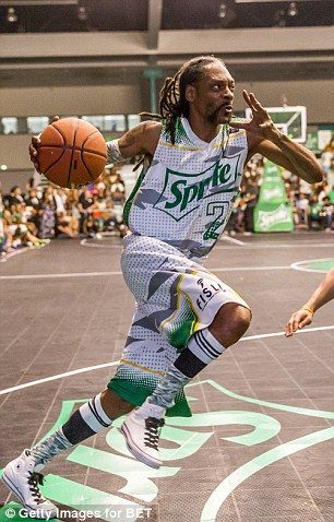 Snoop Dogg with Nick Cannon and The Game at BET celebrity basketball game | Daily Mail Online 90s Rappers, Basketball Highlights, Nick Cannon, Hoop Dreams, In The Zone, Snoop Dog, Jordan Basketball, Basketball Art, Basketball Uniforms