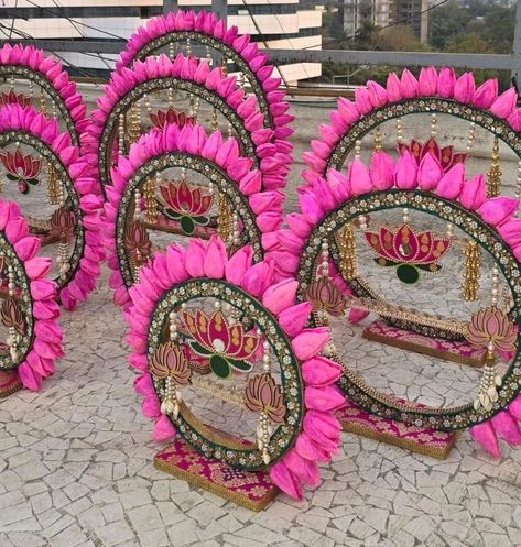 Lotus Bud Backdrop are stand alone pieces Available in sizes👇 12 inch 16 inch 20nch 24inch 28 inch 32 inch Whatsapp @9500124371 for orders #Lotusbudbackdropstand #Decorationuse #Festival shopping #Lotus stand #Lotus Singhasan #Lotusbackdrop #Festivalvibes #Krishnjanmastami #Gokulastami festival #Seasonstuffs #seasonsale Mandir Theme Decoration, Ganpati Backdrop Ideas, Ganpati Backdrop, Varalakshmi Decoration, Krishna Decoration, Diwali Theme, Bappa Decoration, Diwali Decoration Lights, Ganpati Decor