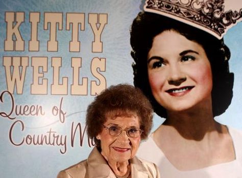 Kitty Wells Country Music Pioneer Dies At 92 Kitty Wells, Country Western Singers, Old Country Music, Country Music Hall Of Fame, Western Music, Country Music Artists, Country Music Stars, Country Music Singers, Country Stars