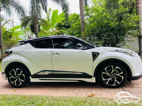 Toyota CHR 2018 Car Toyota Company, Toyota Chr, Car Aesthetics, Car Toyota, Family Photo Wall, Toyota C Hr, Used Toyota, Long Hair Pictures, Closet Remodel