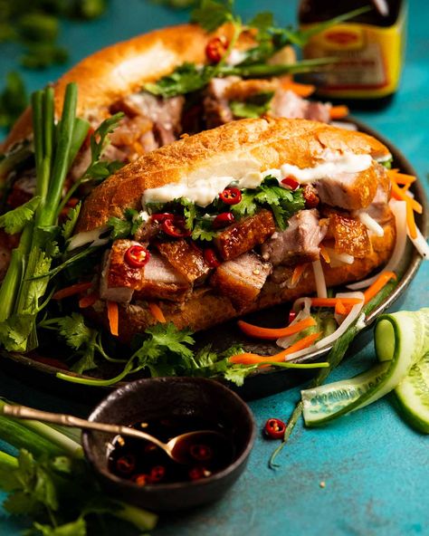 Crispy pork belly banh mi Pork Rashers Recipe, Pork Belly Marinade, Pork Belly Recipes Crispy, Jerk Pork, Pork Belly Recipes, Crispy Pork Belly, Recipetin Eats, Crispy Pork, Banh Mi