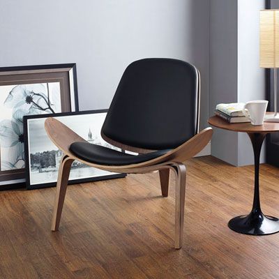 Hans Wegner Shell Chair Hans Wegner Shell Chair, Furniture Logo, Shell Chair, Leather Lounge Chair, Hans Wegner, Mandalas Design, Leather Lounge, Modway Furniture, Modern Lounge Chairs