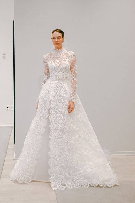 Monique Lhuillier Lace Wedding Dress, Wedding Dresses Monique Lhuillier, Monique Lhuillier Bridal Lace, Vivienne Westwood Wedding Dress, Vivienne Westwood Wedding, Long Sleeve Wedding Gown, Monique Lhuillier Lace, Monique Lhuillier Wedding Dress, Monique Lhuillier Bridal