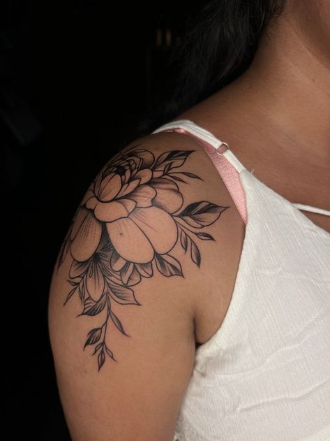 Women's flower shoulder tattoos. - MELTBLOGS Mandalas, Flower Shoulder Tattoos, Half Sleeve Flower Tattoo, Shoulder Flower Tattoo, Shoulder Piece Tattoo, Demon Tattoos, Top Of Shoulder Tattoo, Shoulder Cap Tattoo, Shoulder Sleeve Tattoos