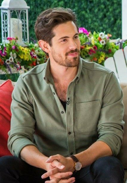 Chris Mcnally Actor, Hallmark Actors, Hallmark Holiday Movies, Chris Mcnally, Julie Gonzalo, Rajat Tokas, Jelly Roll Patterns, Jack And Elizabeth, Hope Valley