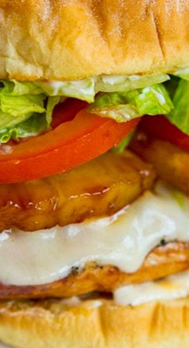 Red Robin Recipes Copycat, Teriyaki Pineapple Chicken, Teriyaki Chicken Breast, Chicken Breast Sandwich, Teriyaki Burgers, Hot Sandwiches, Sandwich Wraps Recipes, Burger Shop, Chicken Burgers Recipe