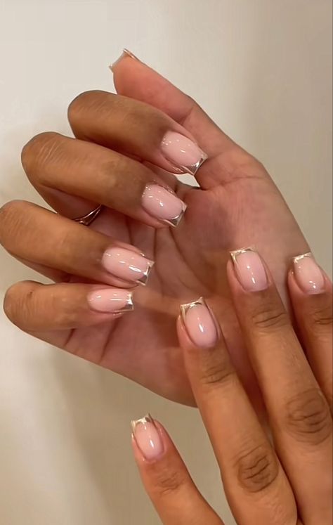 Chrome tips😍 Square French Tip Nails Color, Short Square Natural Nails, Summer Nails Black Women, Chrome Tips, Natural Nails Manicure, Brown Acrylic Nails, Gel Toe Nails, Acrylic Toe Nails, Editing Tricks