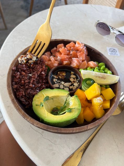 Bali healthy bowl with brown rice, salmon, avocado , mango Rice Salmon, Healthy Bowl, Salmon Avocado, Healthy Bowls, Brown Rice, Ants, Acai Bowl, Avocado, Mango