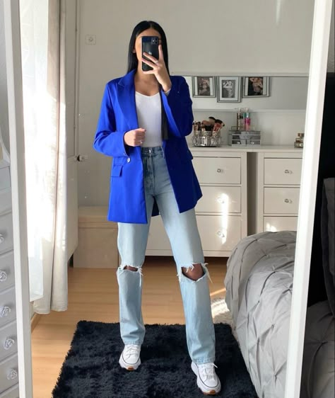 Blue Blazer Outfits For Women, Ootd Blazer, Blue Blazer Outfit, Preppy Chic Outfits, Modest Casual Outfits, Blazer Outfits Casual, Celebrity Casual Outfits, Blazer Outfits For Women, Casual Blazer Women