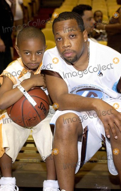 In 2004 Michael Bivins and His Son. Michael Bivins, Ralph Tresvant, Family Over Everything, Inglewood California, Celebrity Families, Celebrity Photo, Candy Girl, Basketball Game, New Kids On The Block