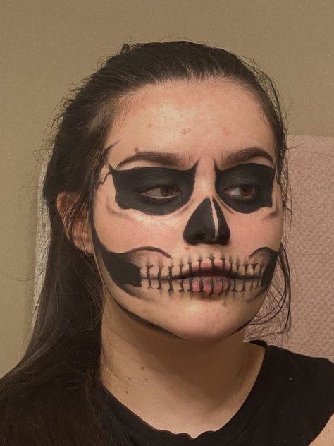 Tate Skull Makeup Easy, Skeleton Makeup On Men, Skeleton Makeup Pretty Easy, Halloween Makeup Looks Skull, Ahs Skull Makeup, Skull Face Paint Aesthetic, Tate Langdon Makeup Easy, Goth Skeleton Makeup, Tate Langdon Skull Makeup