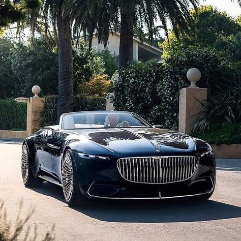 Mercedes Maybach Black, Maybach Black, Lamborghini Vision Gt, Aesthetic Beautiful Wallpaper, Prom Car, Mercedes Sport, Mercedes Interior, Luxury Car Garage, Aesthetic Cars