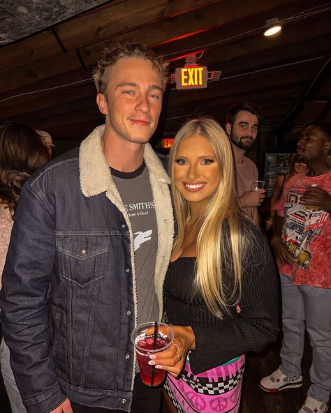 drew starkey’s Instagram photo: “Drew recently with a fan! Ladies and gentlemen, brown hair is back 🥳 📸 @courtkelll Follow @drew.starkey.updates for more! . If u are…” Drew Starkey, Ideal Man, Ladies And Gentlemen, Hottest Guy Ever, Girls Dream, White Boys, Lady And Gentlemen, Every Girl, A Fan