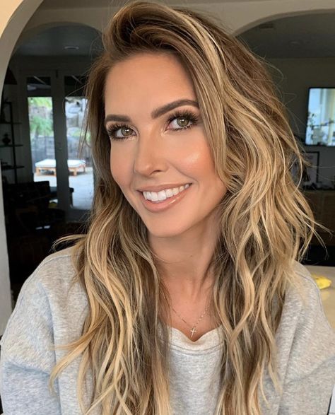 Audrina Patridge @TheHills #TheHills #makeover by #EmmaWillisMakeup #BrianaCisneros @AudrinaPatridge #AudrinaPatridge – Daniel+Lauren Audrina Patridge Hair, Beachy Blonde Hair, Audrina Patridge, Brown Hair With Blonde Highlights, Blonde Hair Looks, Work Hairstyles, Long Hair With Bangs, Dream Girl, Hair Envy