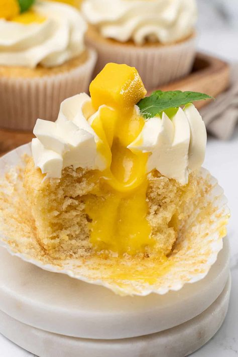 A half Mango Cupcake. Mango Filling For Cupcakes, Mango Filling For Cake, Mango Filling, Cupcakes Rellenos, Swiss Meringue Buttercream Frosting, Mango Cupcakes, Meringue Buttercream Frosting, Mango Curd, Mango Chocolate