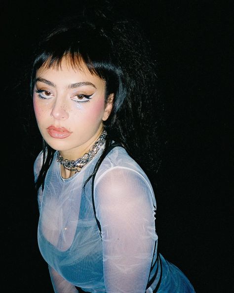 Model Inspo, Charli Xcx, Hollywood Actor, Music Albums, Interesting Faces, Summer Trends, Celebrity Couples, Net Worth, Rihanna